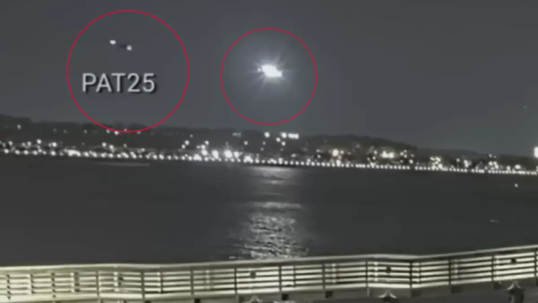 Publican últimas palabras de los pilotos e inédito video del accidente de avión de American Airlines y helicóptero en Washington