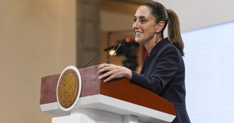 Sheinbaum se reúne con congresistas estadounidenses en Palacio Nacional