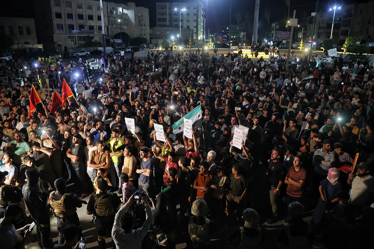 Siria e Israel acuerdan un alto el fuego con el apoyo de EEUU tras una semana de violencia sectaria con más de 700 muertos