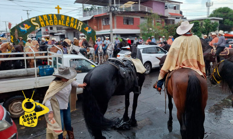 Sucedió En Uruapan: Entre Riña Y Balacera Termina Cabalgata Del Barrio De La Magdalena - Changoonga.com