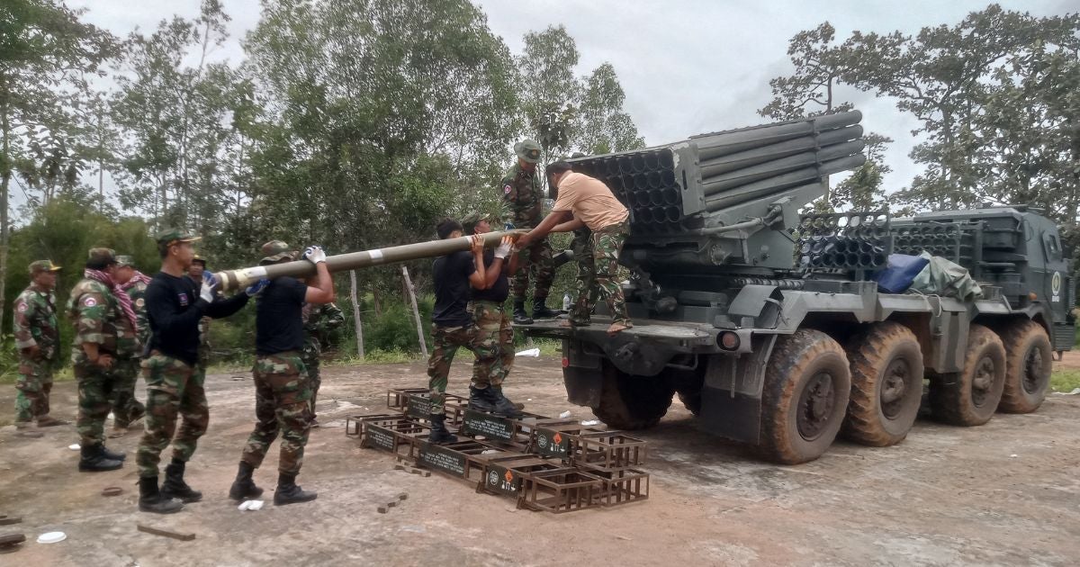 Tailandia y Camboya dispuestos al diálogo, pero continúan enfrentamientos armados