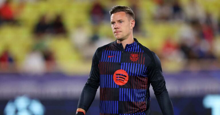 Ter Stegen se operará la espalda y será baja en Barcelona