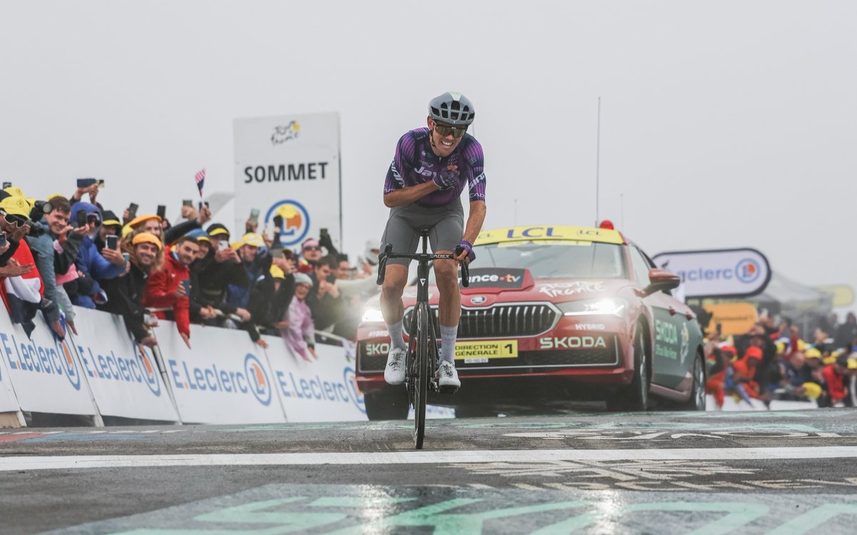 Tour de Francia 2025: Conquista Jonathan Milan la lluviosa y caótica Etapa 17