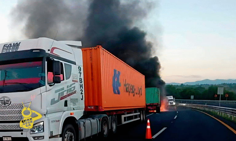 Tractocamión Arde En Llamas En la México-Guadalajara - Changoonga.com