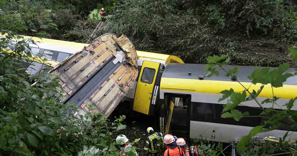Tren con más de 100 pasajeros se descarrila en Alemania; al menos tres muertos