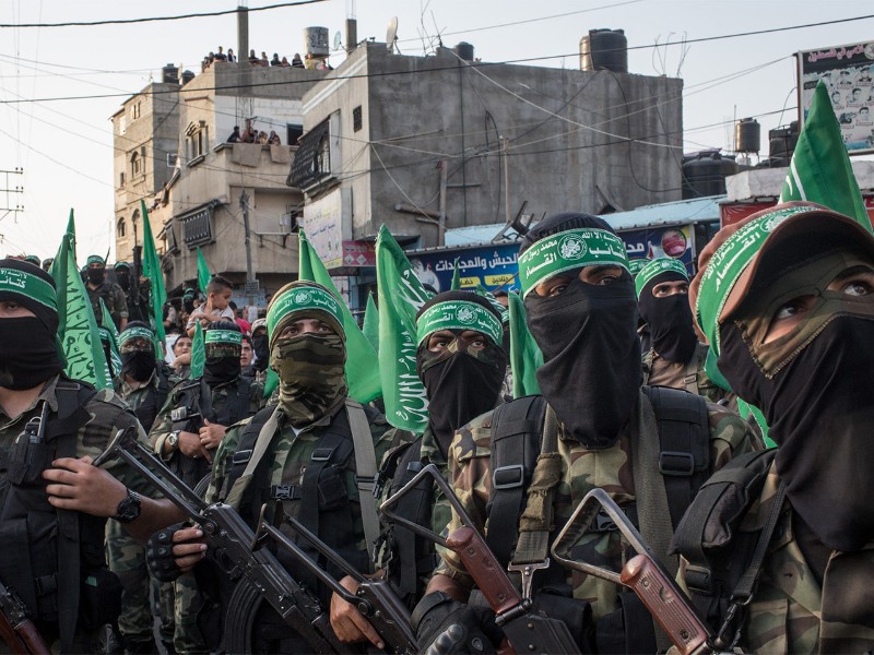 Trump advierte: “Si Hamas no libera rehenes, los cazaremos”