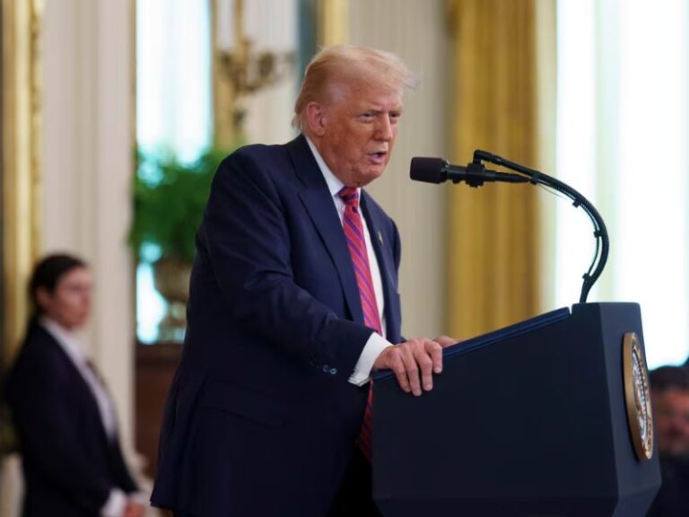 Trump celebra aranceles: “Estados Unidos grande y rico otra vez”