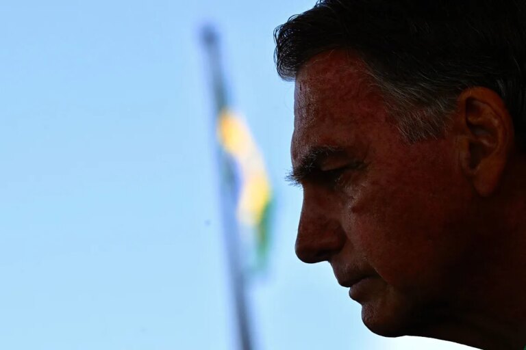 Trump escribe a Bolsonaro para apoyarlo y pedir a Brasil cesar el "régimen de censura"