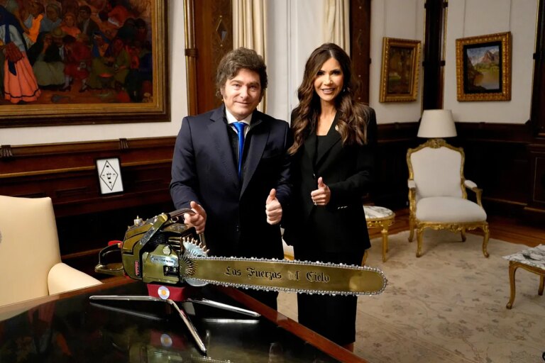 Trump premia a Milei y exime a los argentinos del visado para entrar a Estados Unidos