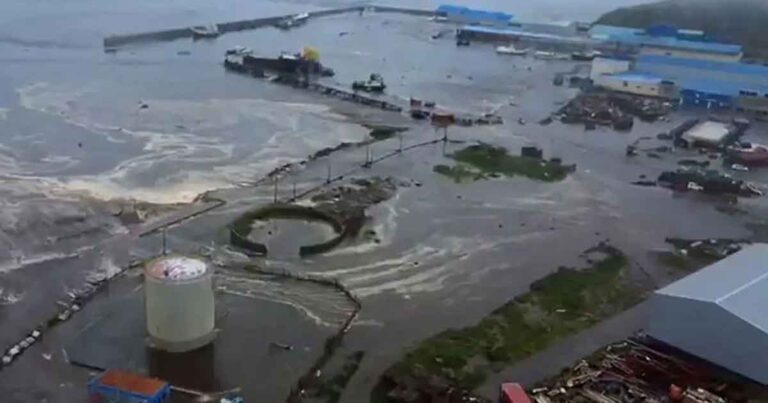 Tsunami en Rusia deja edificios sumergidos bajo el agua