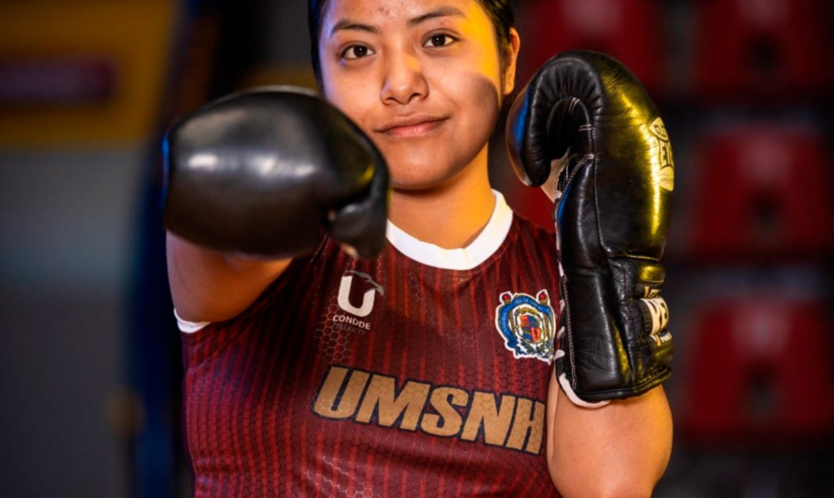 #UMSNH La Nicolaíta Geraldinne López Se Abre Paso Al Mundo Del BOX - Changoonga.com