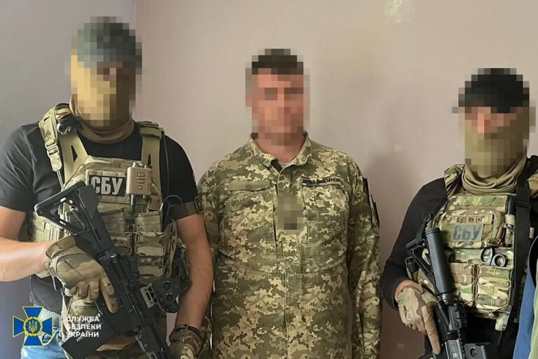 Ucrania detiene a uno de sus pilotos de F-16 por espiar para Rusia