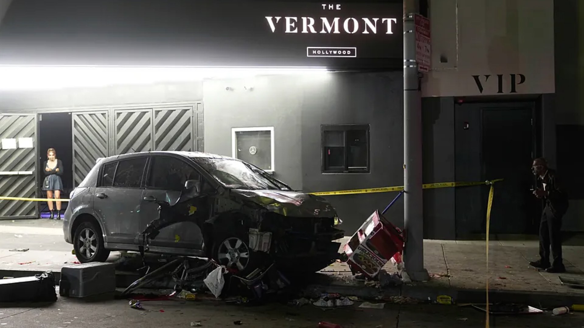 Un hombre embiste contra una multitud en una discoteca de Hollywood y deja 30 heridos