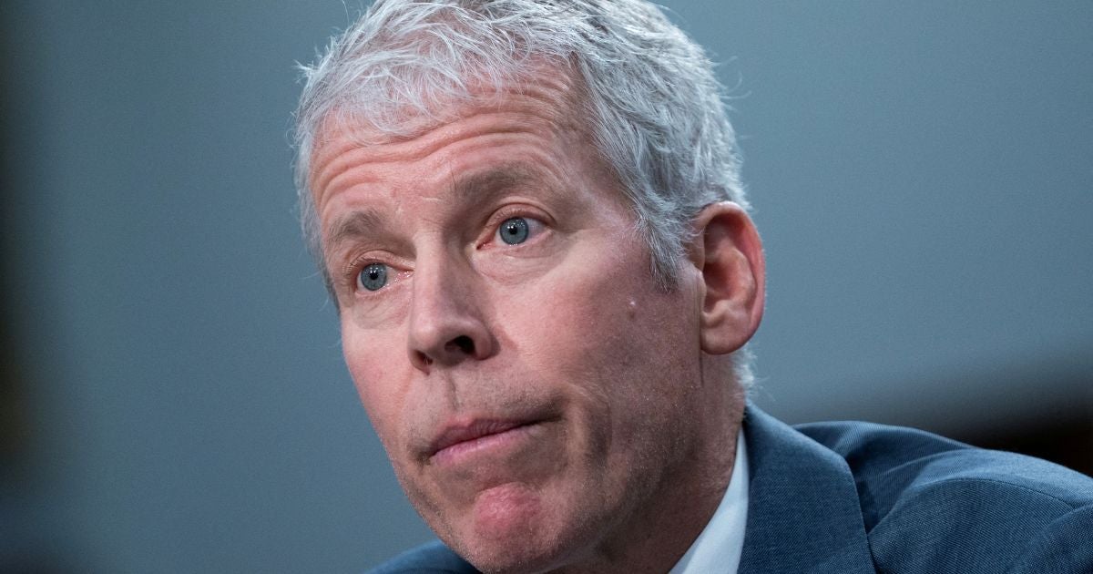Washington podría imponer sanciones petroleras si Rusia no negocia paz