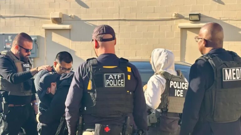 traicionó a migrantes y comenzó a cumplir las órdenes del DHS