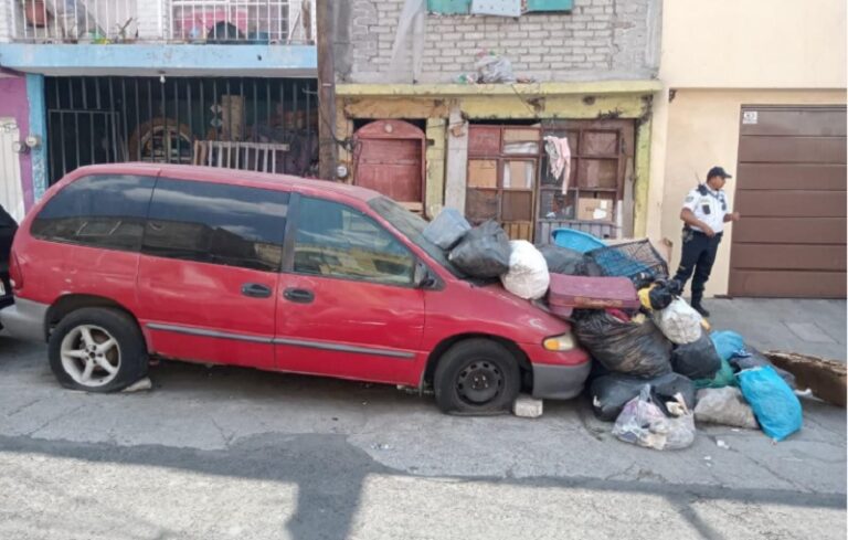 ¡Aleluya! Policía Morelia Comienza Retiro De Autos Abandonados / Mal Estacionados  - Changoonga.com