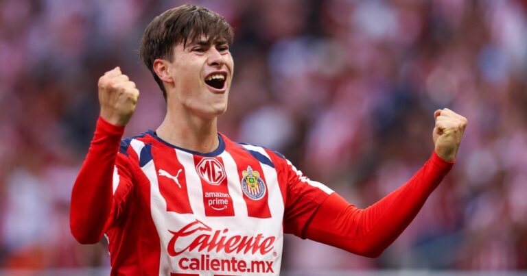 ¡Chicharito en el olvido! 'Hormiga' González da triunfo a Chivas