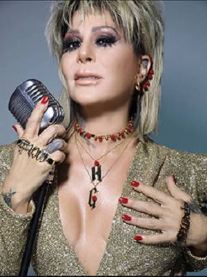 Alejandra Guzmán revela cirugías y padecimientos
