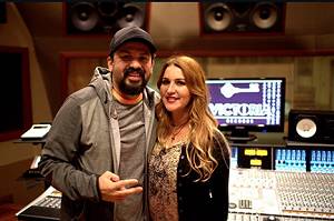 Alicia Villarreal, oficialmente divorciada de Cruz Martínez