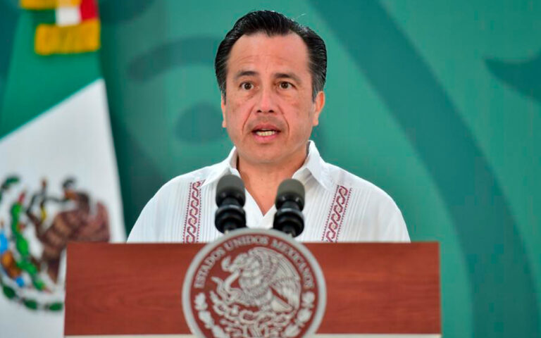 Anabel Hernández señala a Cuitláhuac García de estar coludido con crimen organizado