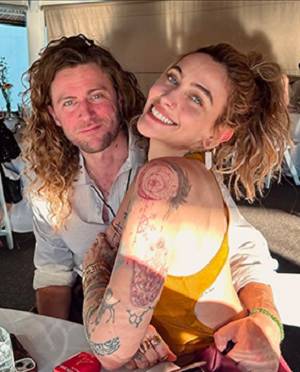 Anuncia Paris Jackson fin de su compromiso con Justin Long