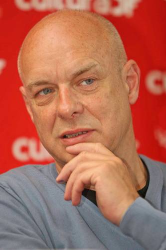 Brian Eno anuncia concierto benéfico para romper el silencio sobre Gaza