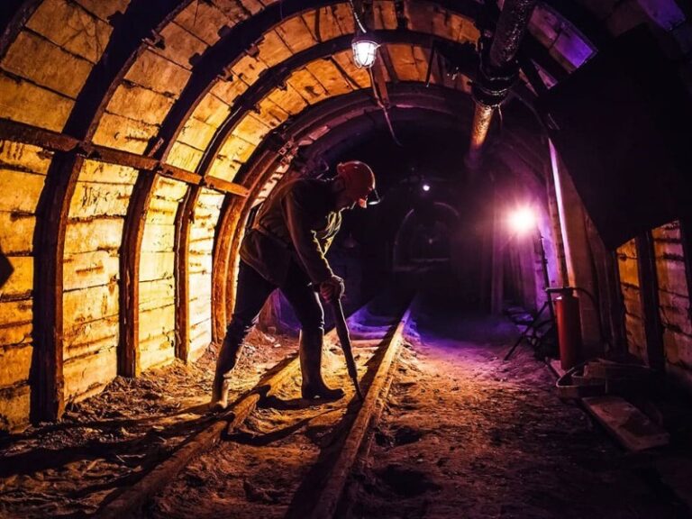 Caída minera golpea a la industria mexicana
