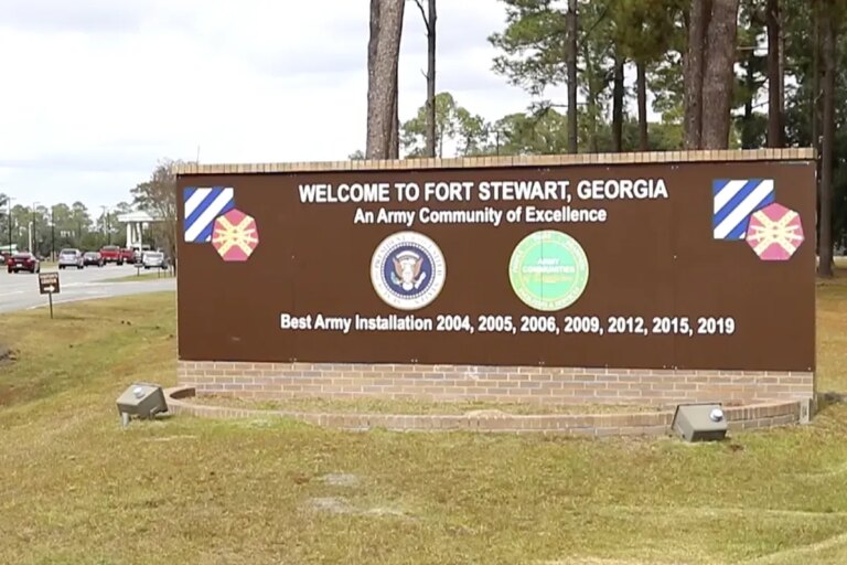 Cierran una base militar de Georgia, en EEUU, por la presencia de un tirador que ha disparado al menos a cinco soldados
