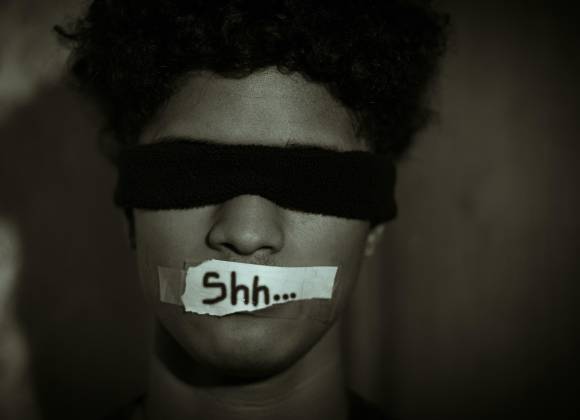 Consideran especialistas que viola la Constitución imponer censores a medios de comunicación
