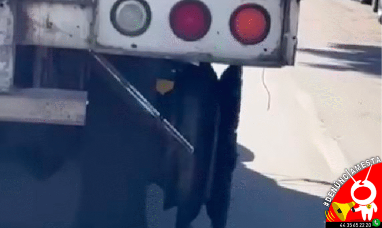 #Denúnciamesta Camioneta doble rodada circula solo con el rin en Ciudad Industrial - Changoonga.com