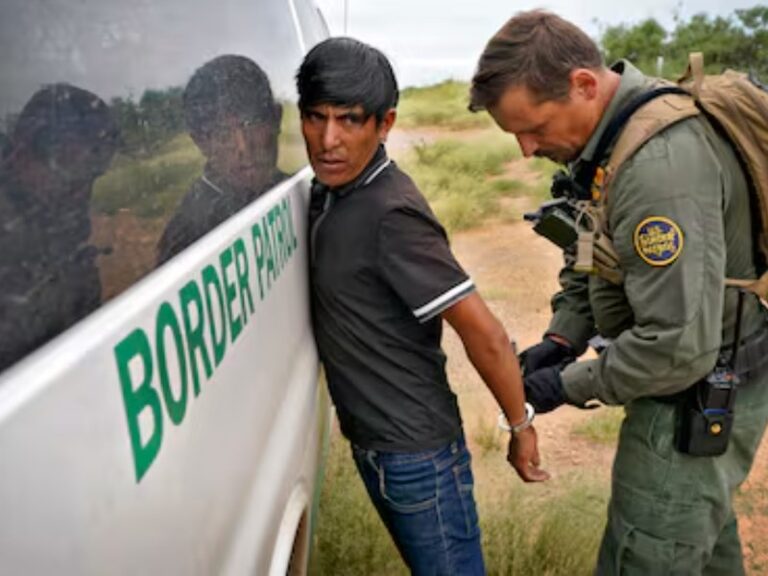 EE.UU. usará base militar como mayor centro de detención para migrantes