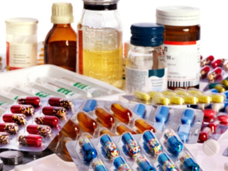 El plan que promete medicinas seguras para todos en 2027