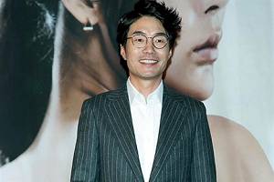 Encuentran a actor surcoreano muerto en su automóvil