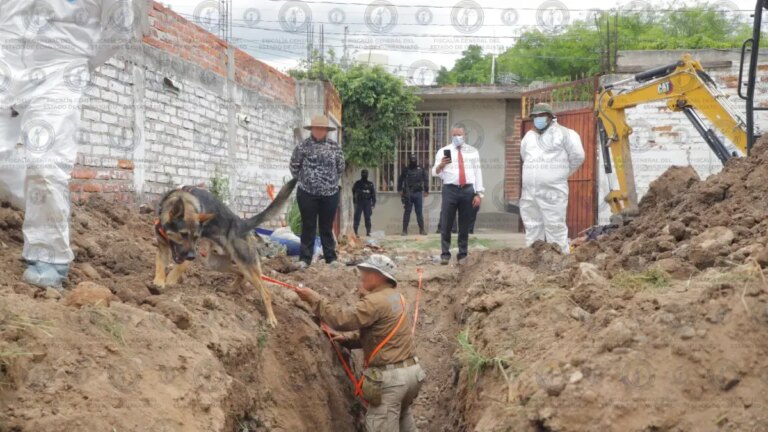 Encuentran los restos de 32 personas en una fosa en el Estado mexicano de Guanajuato