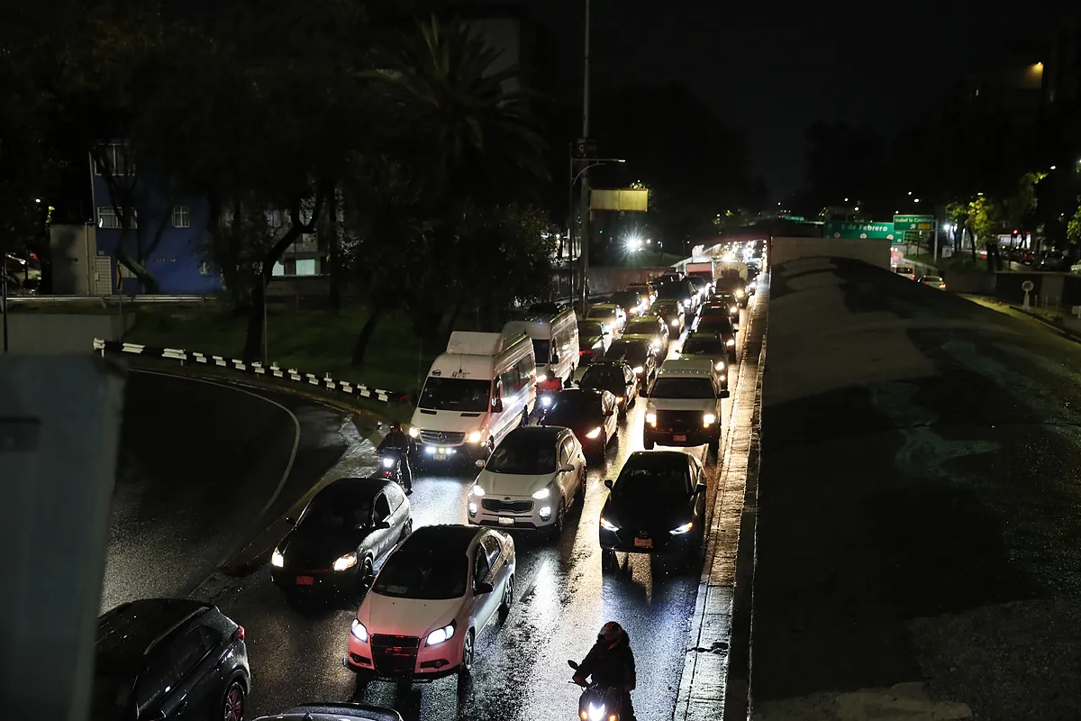 Fuertes lluvias afectan al aeropuerto de Ciudad de México
