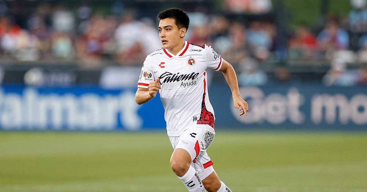 Gilberto Mora juega con uniforme diferente en Xolos