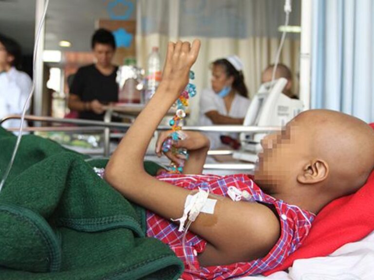 Gobierno admite fallas en medicinas para cáncer infantil