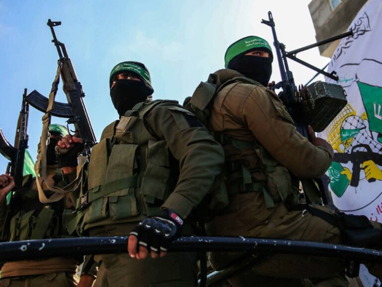 Hamás advierte a Israel que expandir su ofensiva significa “sacrificar” rehenes