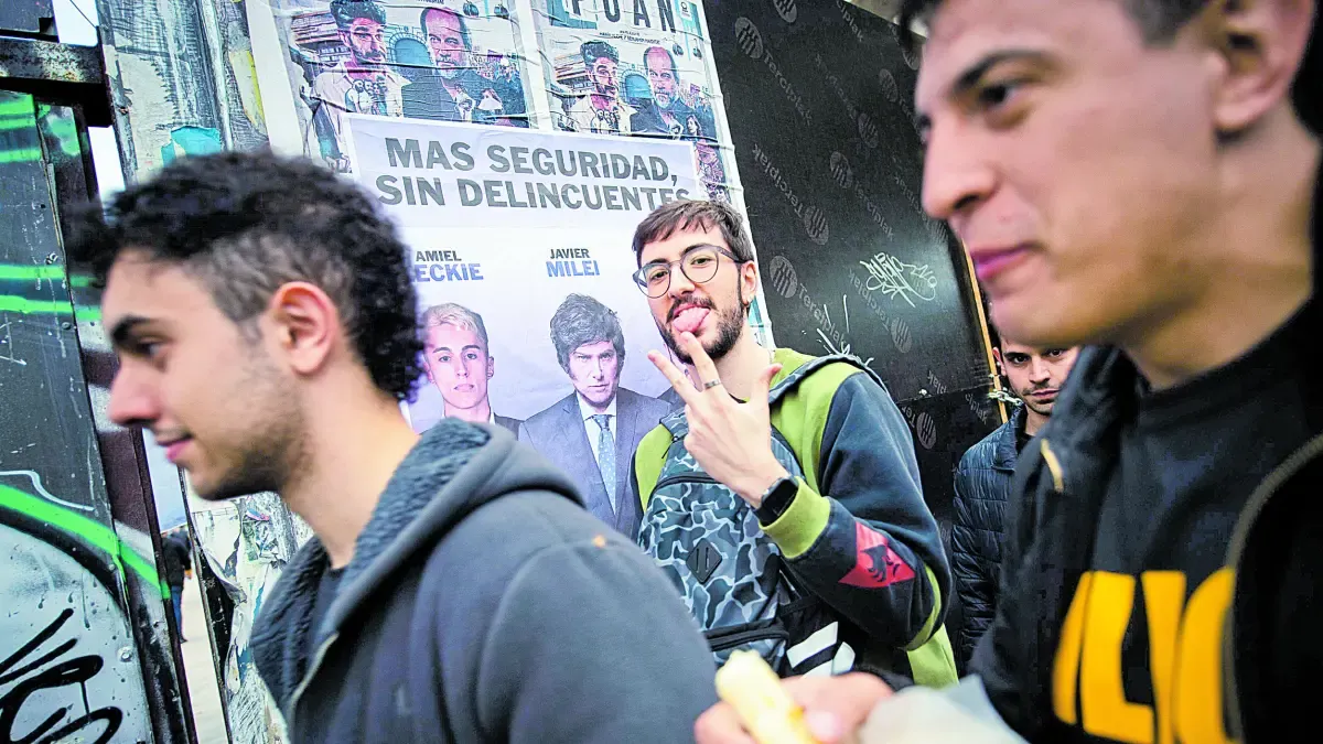 La derecha seduce a la juventud de América Latina y tampoco sienten demasiado apego por la democracia: las posibles razones