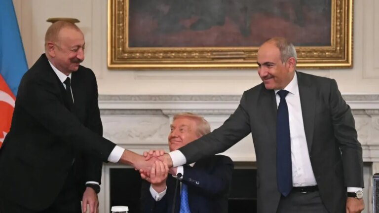 Líderes de Armenia y Azerbaiyán apoyan la nominación de Trump para Premio Nobel de la paz tras firmar tregua auspiciada por el presidente de EE.UU.