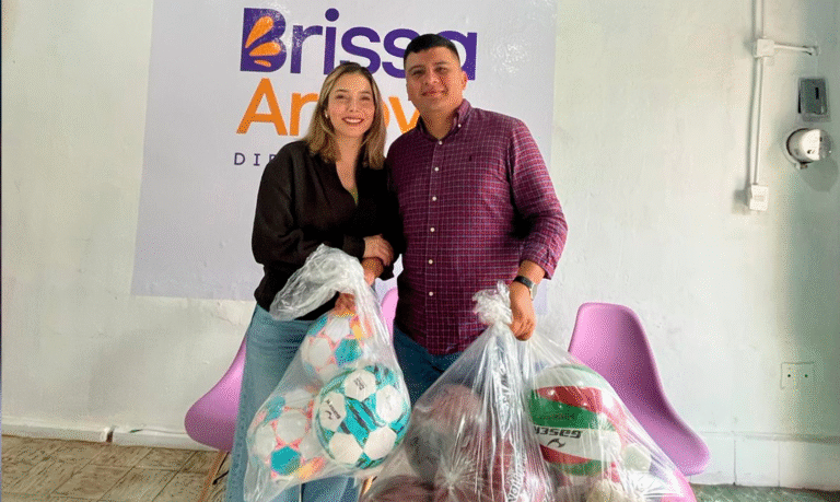#Michoacán Dip. Brissa Arroyo Brinda Ayuda Con Oficina De Atención Ciudadana - Changoonga.com