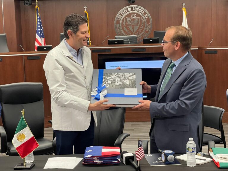#Moralia Entrega Alfonso Carta De Intención Para Hermanarse Con Illinois, EU - Changoonga.com