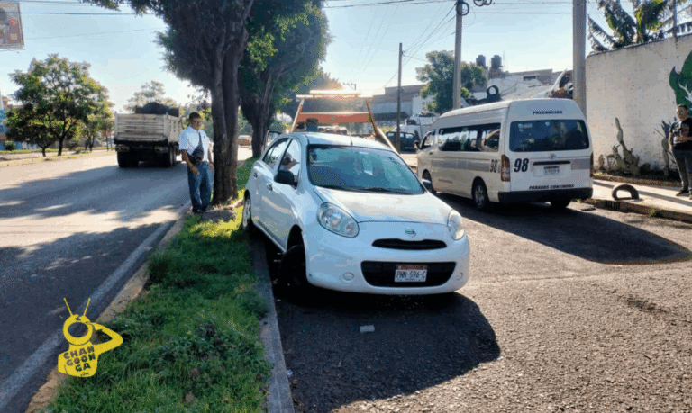 #Morelia Automovilista Pierde El Control De Su Auto Y Termina En Camellón Frente A Macroplaza Estadio - Changoonga.com