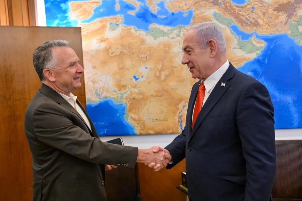 Netanyahu expresa su "consternación" por los videos de rehenes israelíes en Gaza