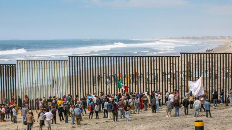 ONG revela que muertes de migrantes en frontera entre Estados Unidos y México serían hasta un 40 % más altas de lo reportado oficialmente, ¿por qué?
