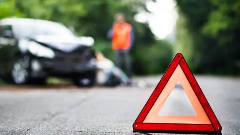 Once muertos y más de 40 heridos en choque frontal entre bus y camión
