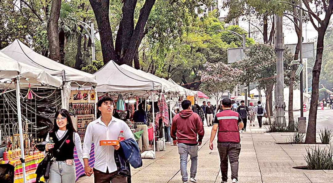 Persisten ambulantes en Paseo de la Reforma