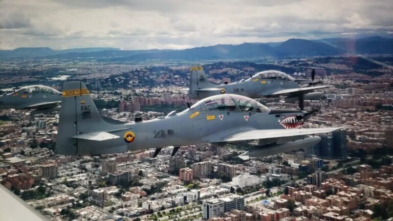 Perú acusa a Colombia de invadir su espacio aéreo con avión militar sobre la isla Santa Rosa, reclamada por el presidente Gustavo Petro