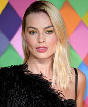 Podría Margot Robbie protagonizar remake de Tim Burton