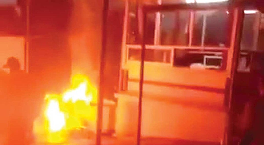 Presos toman el penal de Tuxpan; hay personal lesionado